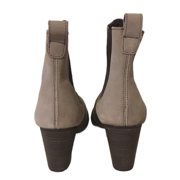 New Steve Madden Gray Taupe Suede Booties Size 9M - Picture 4 of 8